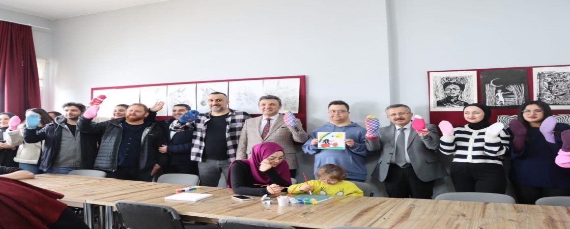 21 Mart Dünya Down Sendromu Farkındalık Günü Turhal Meslek Yüksekokulu seminer ve farkındalık etkinlikleri